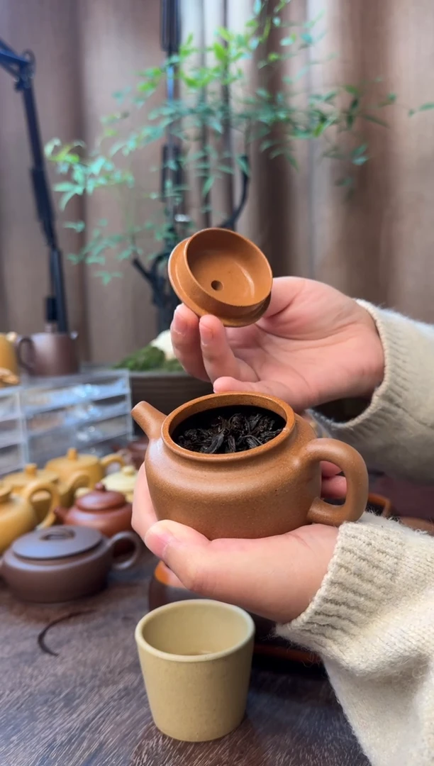 茶壶紫砂徳钟-半手精工制-老宕口桃花泥-40目-容量：150CC