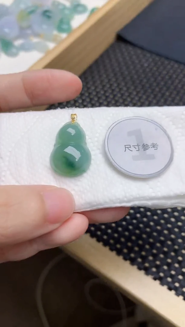 颈饰18K金镶嵌翡翠天然缅甸A货翡翠