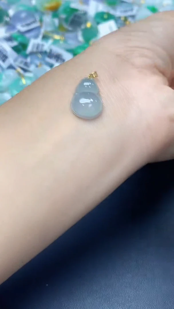 翡翠18K金镶嵌颈饰天然缅甸a货翡翠