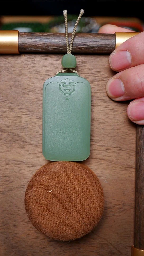 吊坠(不含链)未镶嵌和田玉（碧玉）˃***?碧玉无事牌