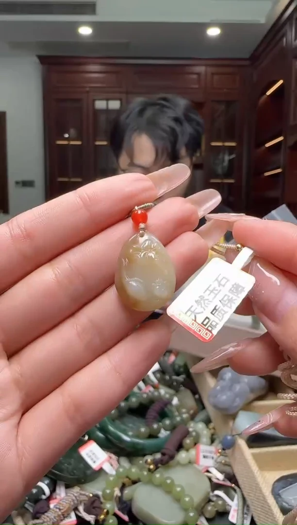 颈饰未镶嵌和田玉多样性发一