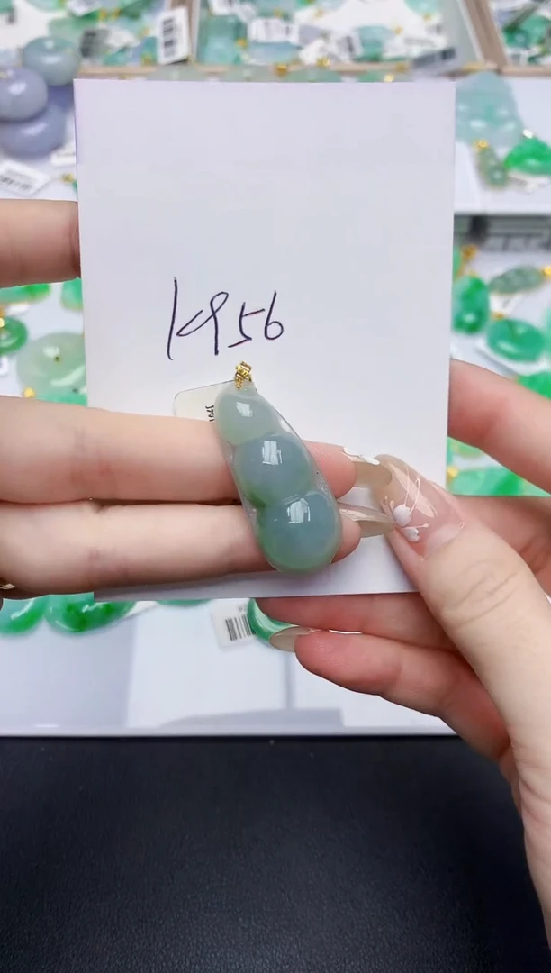 翡翠18K金镶嵌颈饰天然缅甸A货翡翠