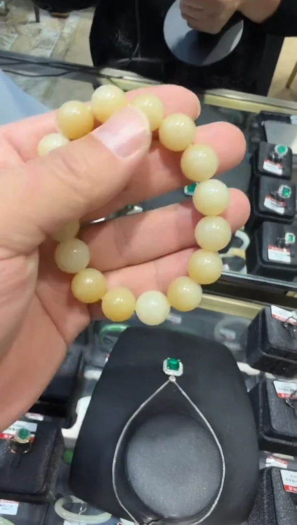 未镶嵌手链和田玉多样性发一