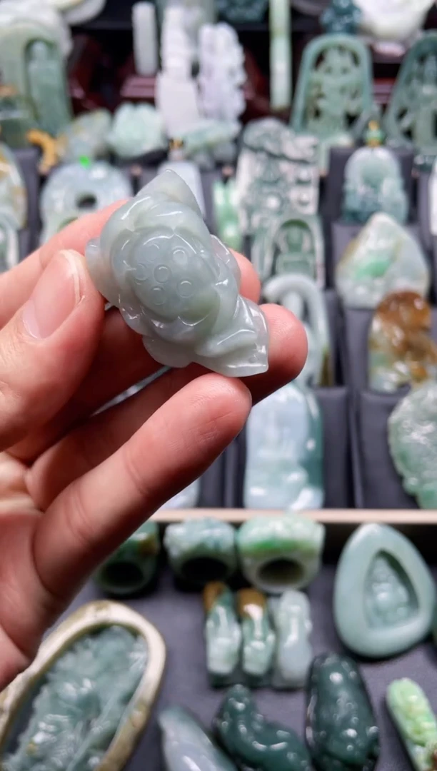 颈饰未镶嵌翡翠7  天然翡翠a货  荷花