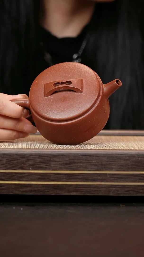 茶壶紫砂红降坡 汉瓦壶