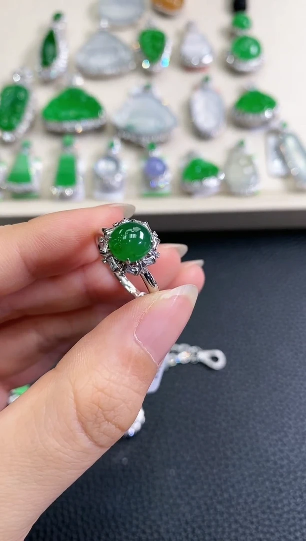 翡翠戒指18K金镶嵌春日珠宝 C44