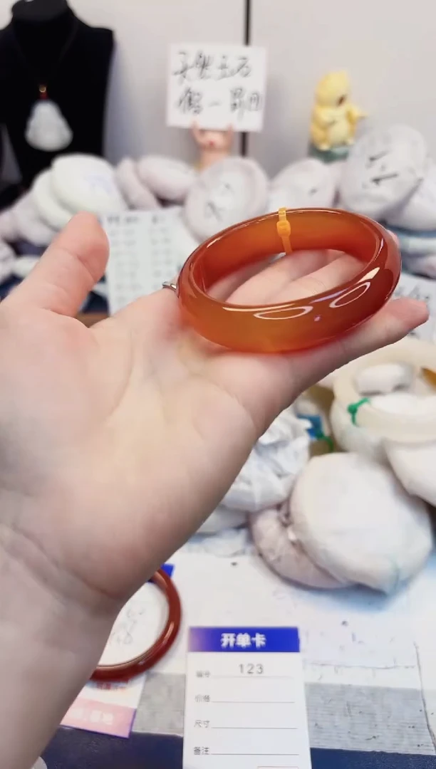 【闪购商品】石英质玉手镯未镶嵌123-玛瑙-圈口56