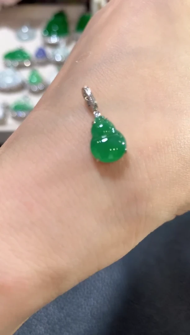 吊坠(不含链)18K金镶嵌翡翠z3