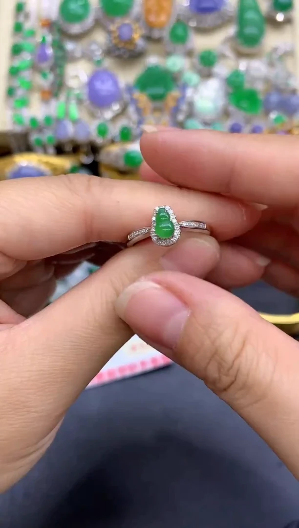 18K金镶嵌戒指翡翠421-中国好珍宝