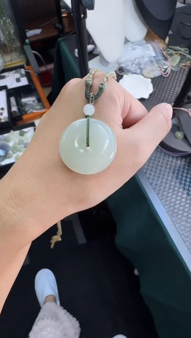【闪购商品】和田玉颈饰未镶嵌高冰平安扣