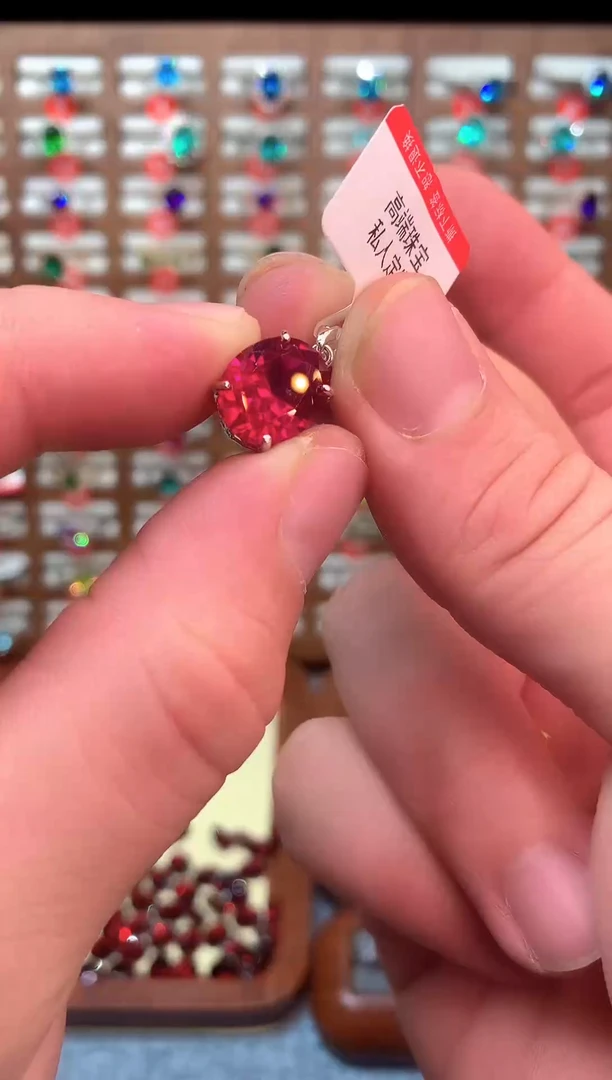 吊坠(赠链)银S925镶嵌红宝石......