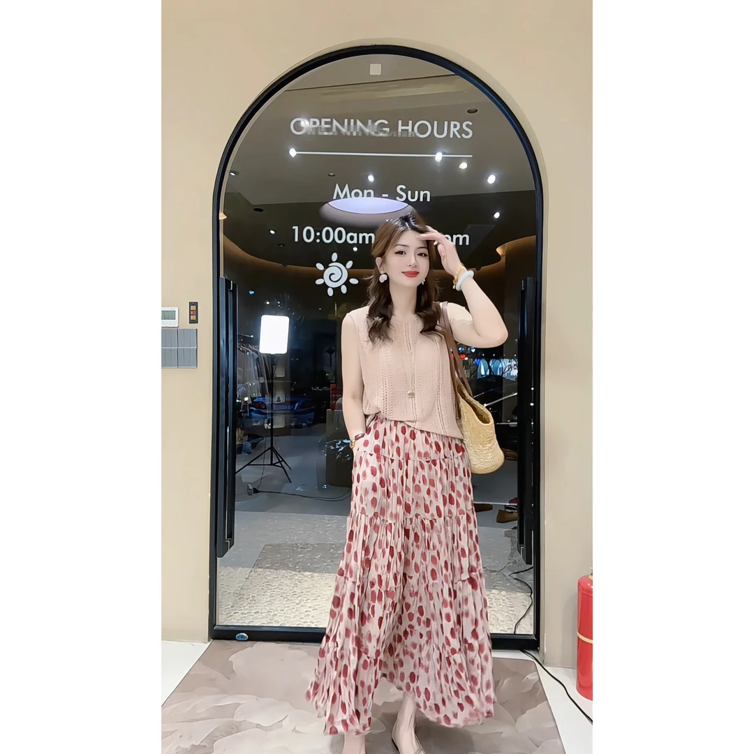 涵儿家 春夏设计感镂空针织背心VS温柔风大波点半身裙