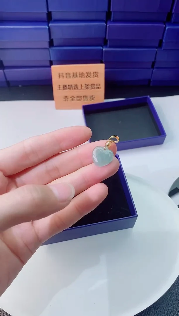 翡翠未镶嵌颈饰1111111111