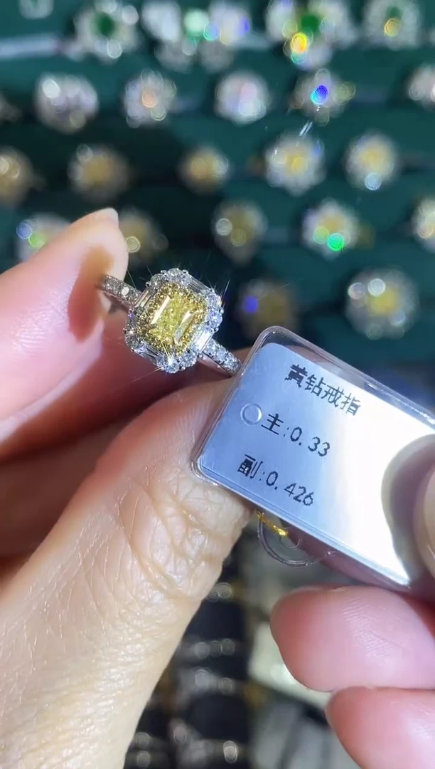 18K金镶嵌戒指钻石戒指