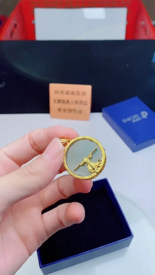 颈饰未镶嵌翡翠    ·