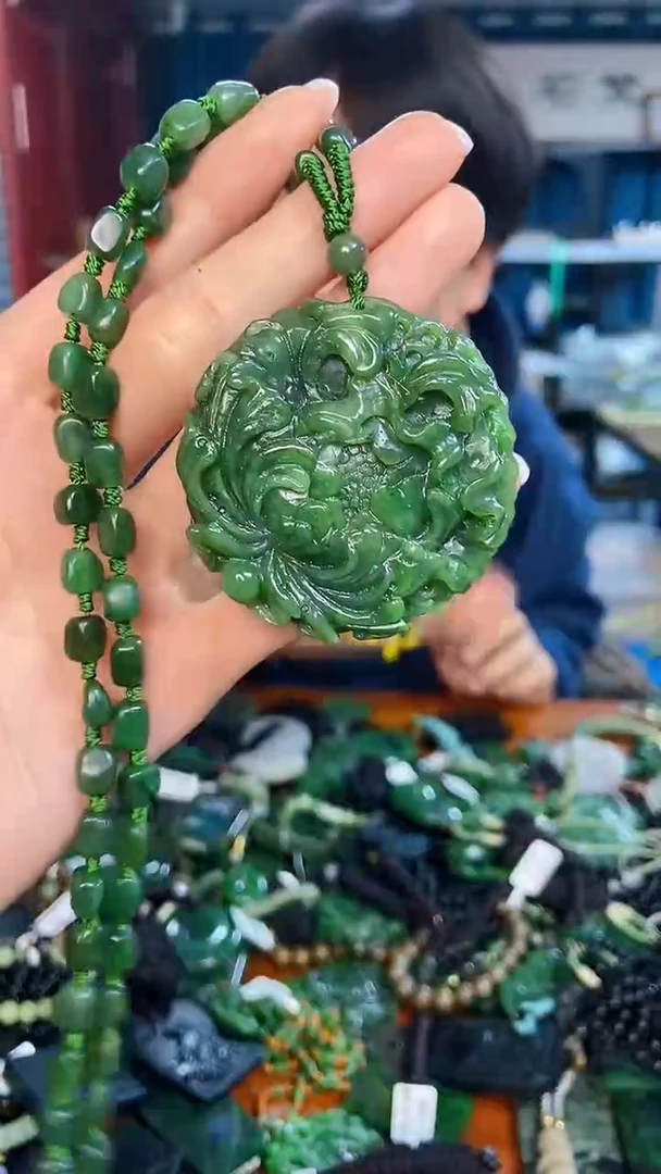 未镶嵌和田玉挂件1