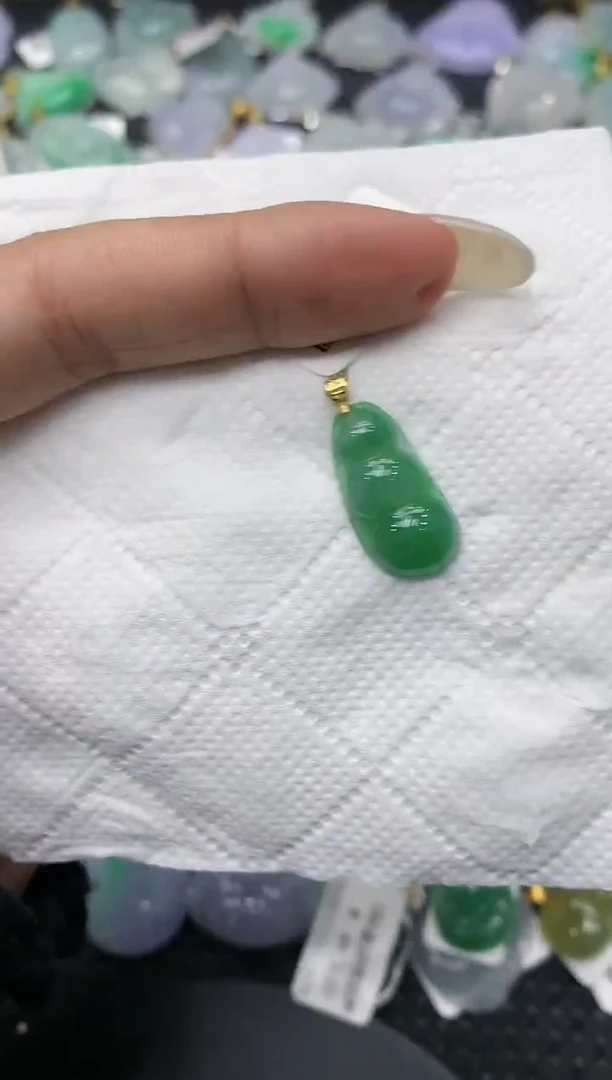 颈饰18K金镶嵌翡翠11111111111