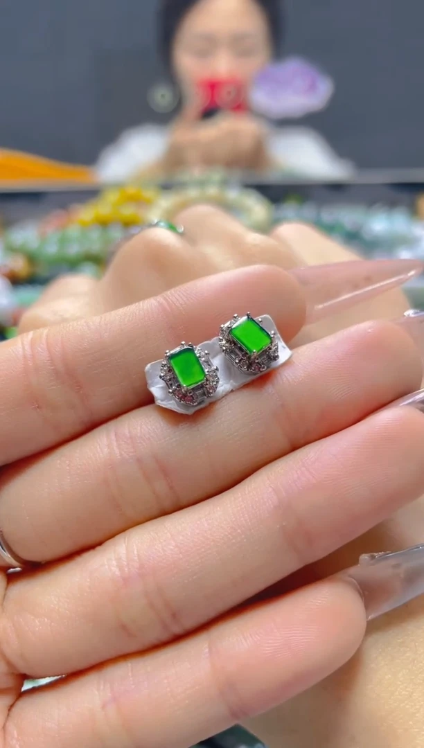 颈饰未镶嵌翡翠/T/翡翠A货，一件也是批发价