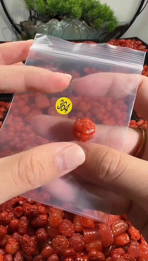 颈饰未镶嵌南红玛瑙1