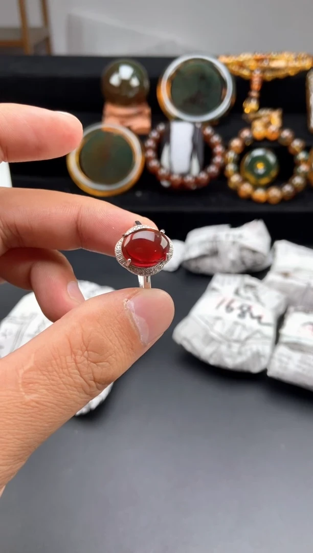 琥珀未镶嵌戒指三**月血珀戒指