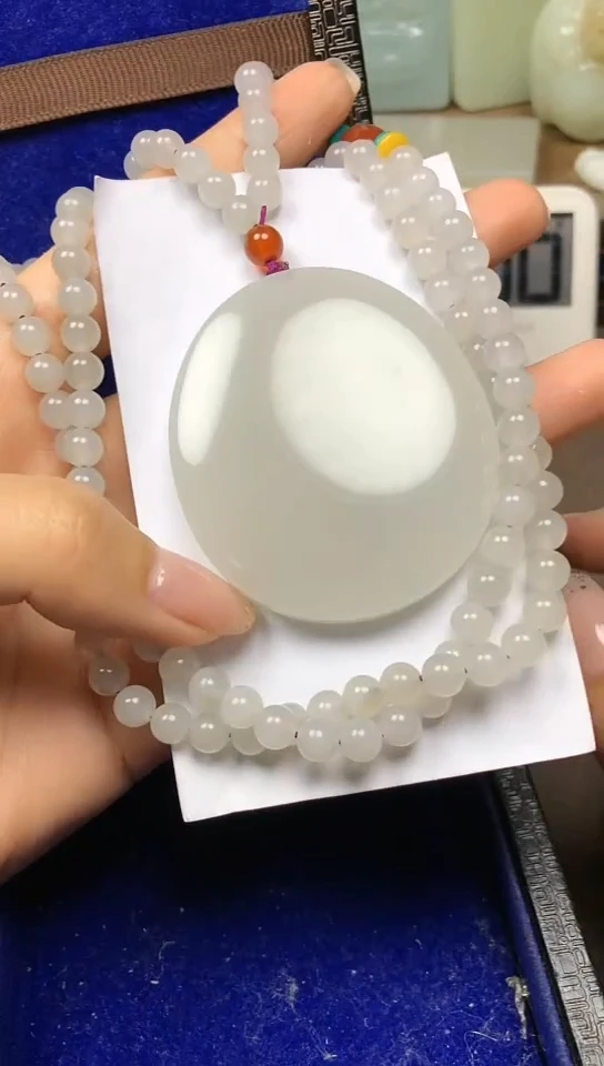 和田玉未镶嵌颈饰无事牌