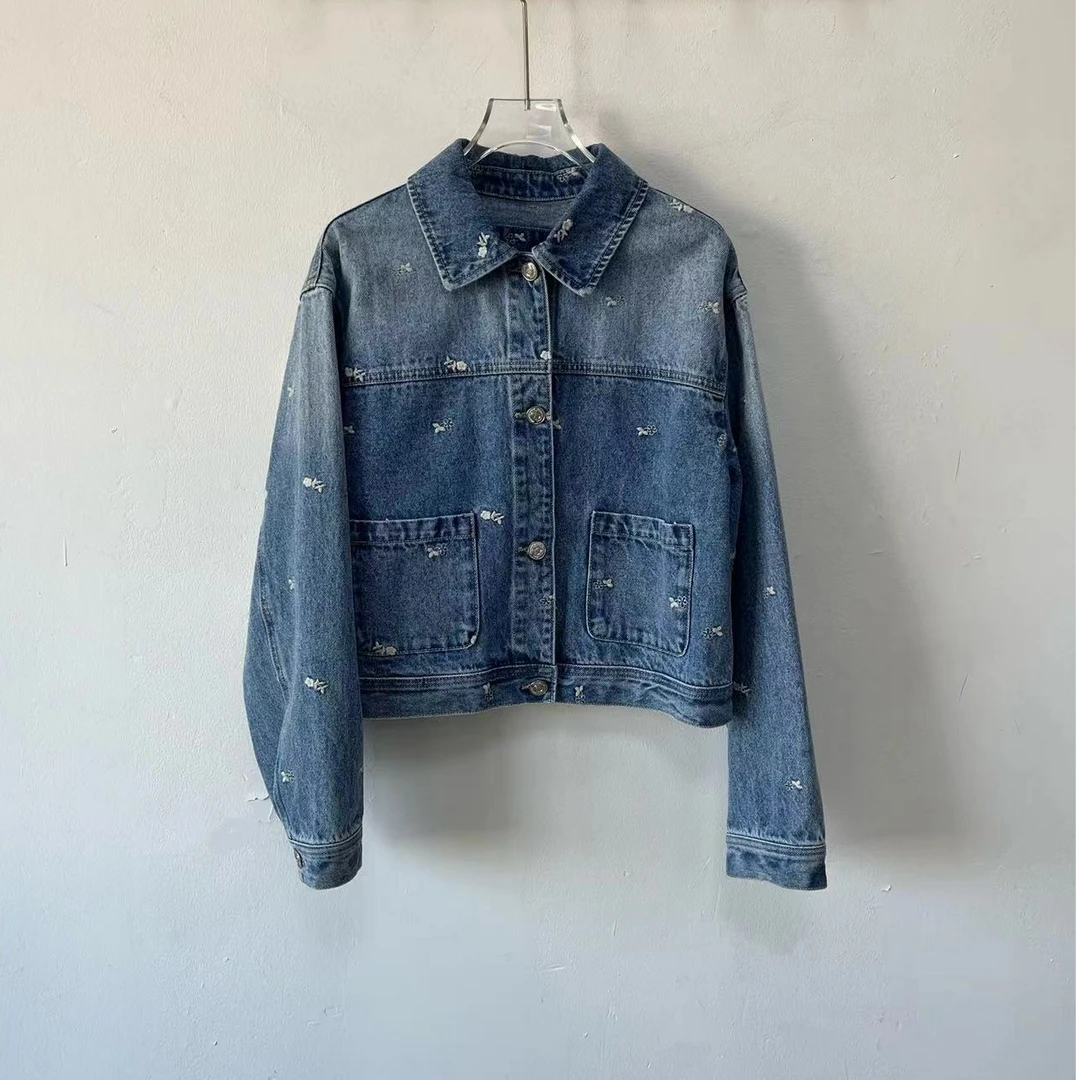 《素来伊女装》刺绣简单牛仔外套