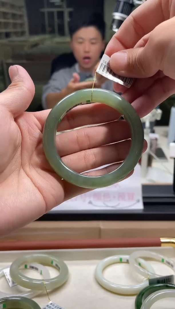 未镶嵌手镯和田玉56-57圈口 2122