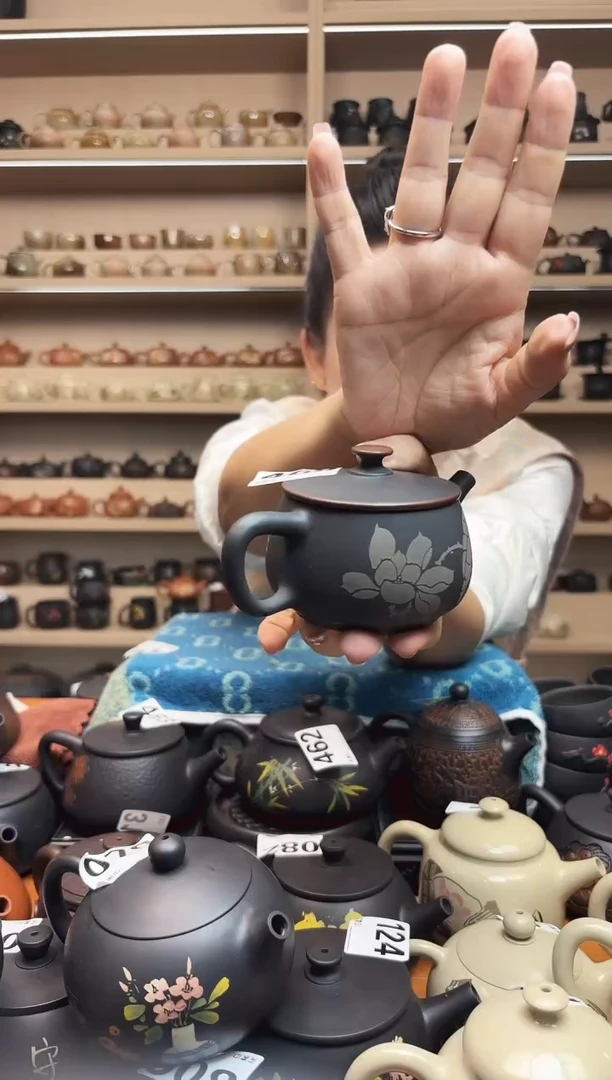 壶大瑕疵水墨汉瓦壶网孔200cc   469