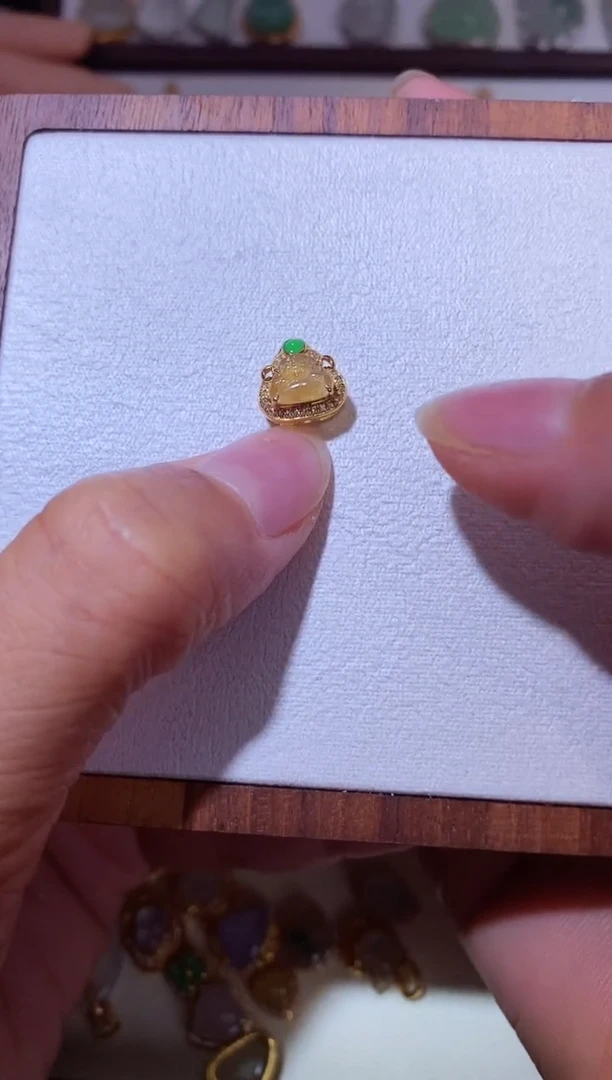 颈饰18K金镶嵌翡翠姽**糊11111111