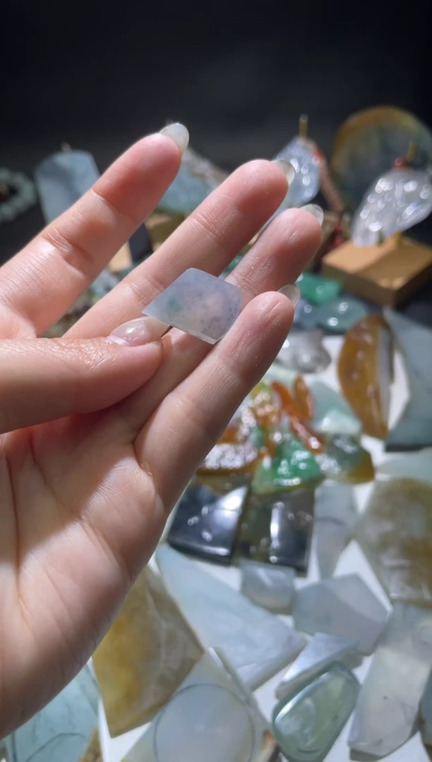 未镶嵌挂件翡翠材料