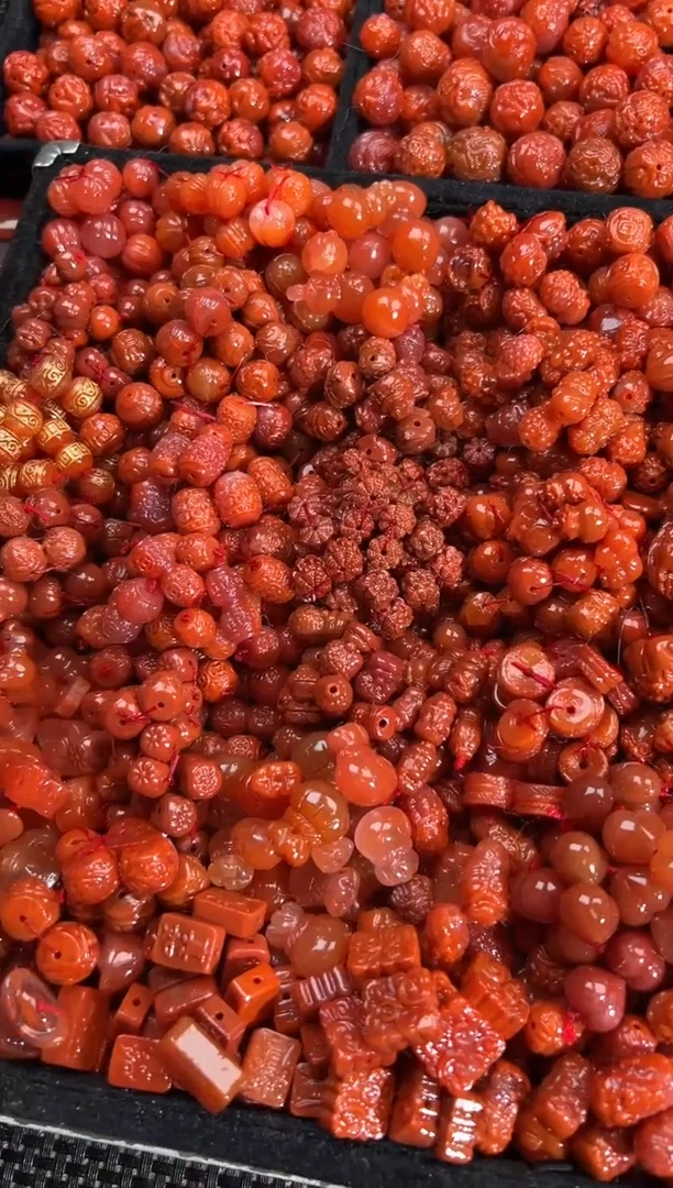 颈饰未镶嵌南红玛瑙1