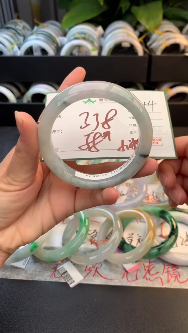 未镶嵌定制翡翠守***思毛货需精细抛光+多人