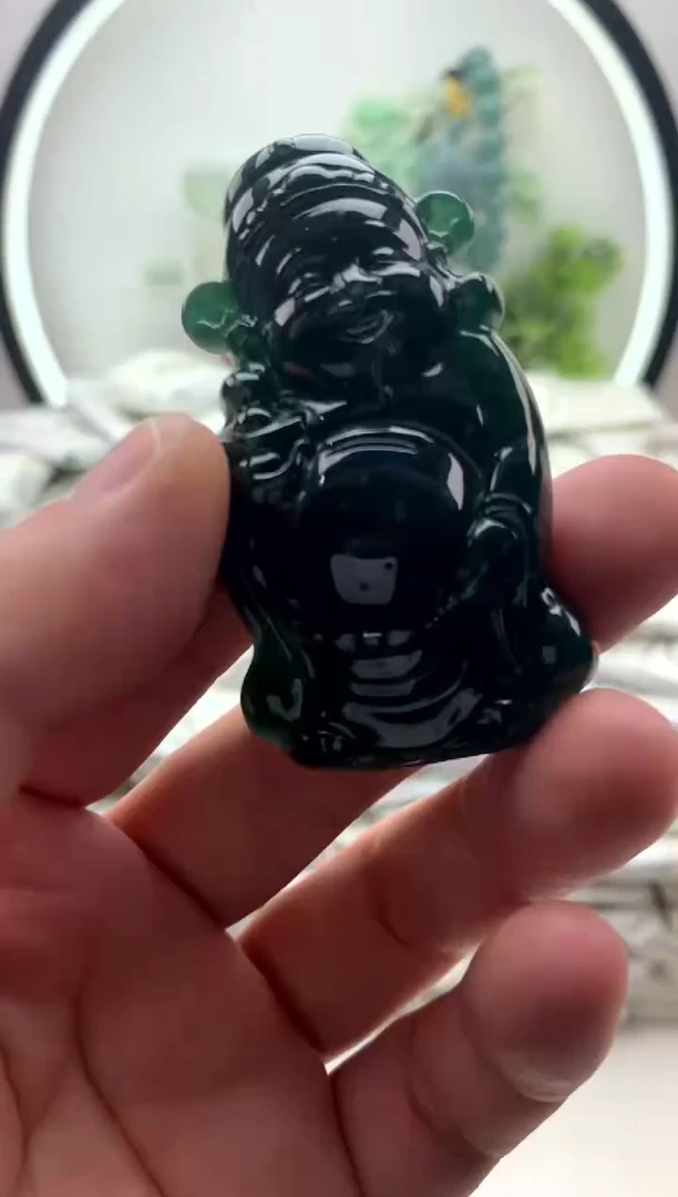 翡翠未镶嵌颈饰财神