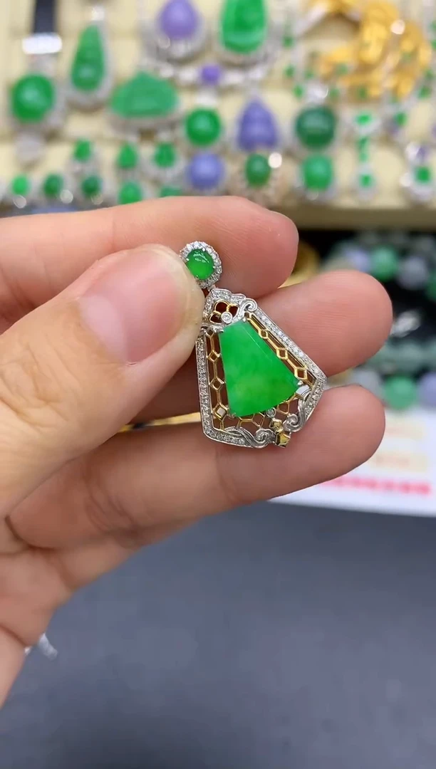 颈饰18K金镶嵌翡翠451-中国好珍宝
