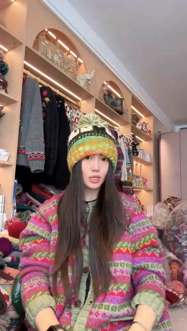 羊毛黄绿色翻边小羊帽