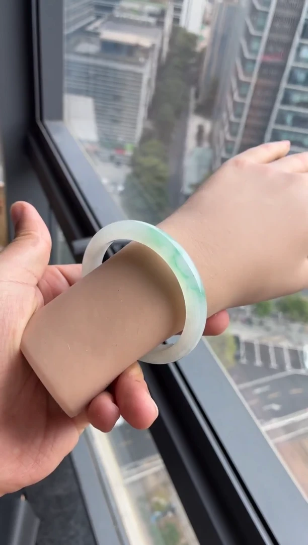 未镶嵌手镯翡翠46号55.5*9.7*8.3正圈