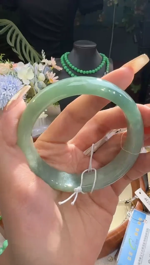 【闪购商品】翡翠手镯未镶嵌手镯