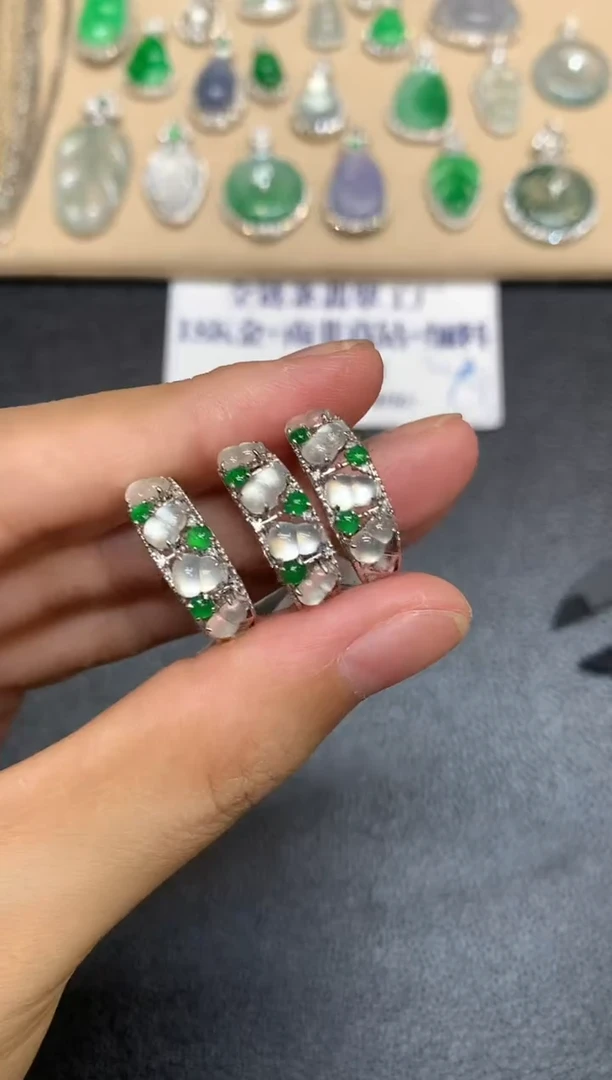 18K金镶嵌戒指翡翠葫芦【无服务费【48小时鉴赏期】多样性发其一