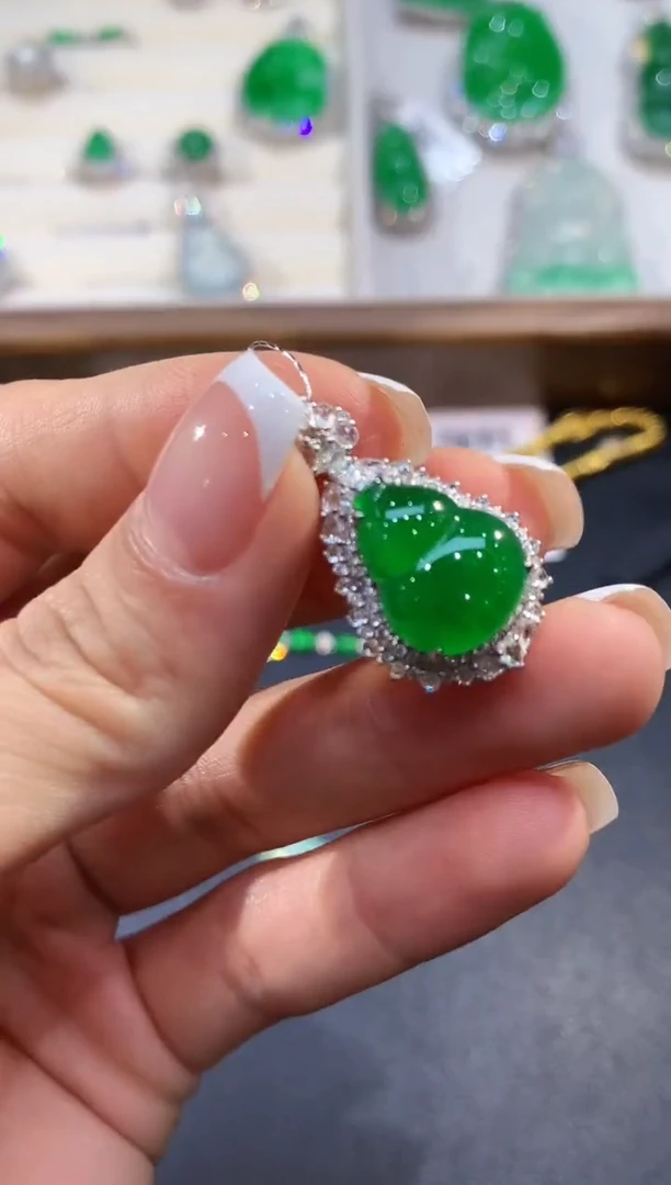 【闪购商品】翡翠吊坠(不含链)18K金镶嵌CJ6528