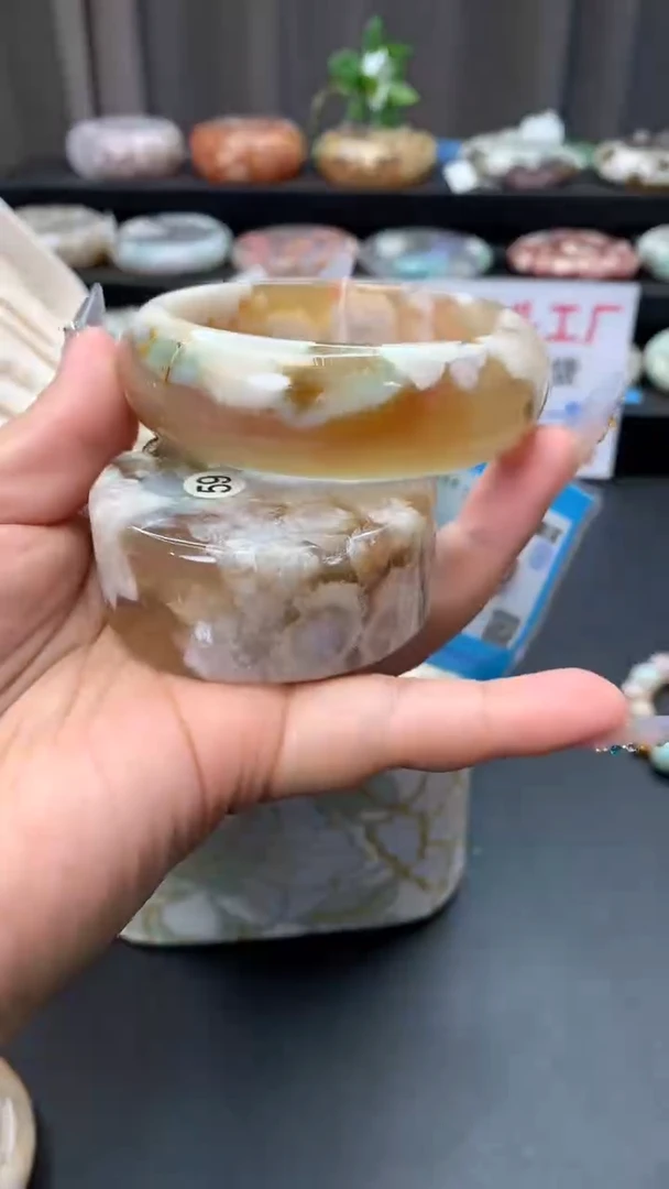 未镶嵌手镯石英质玉（59圈口）赠送镯心