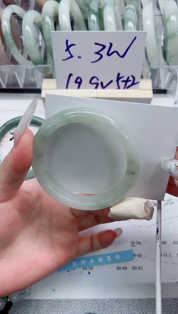 【闪购商品】石英质玉手镯未镶嵌A249-56.6