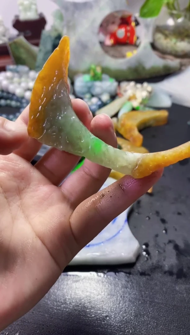 翡翠未镶嵌颈饰蓬**妙027天然翡翠