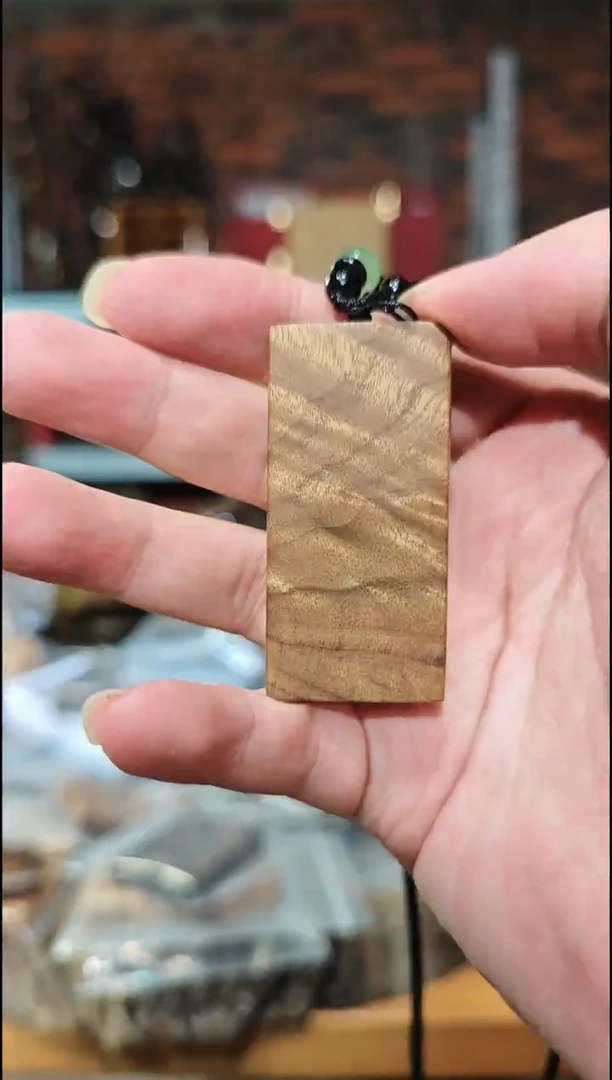 金丝楠无事牌脖挂