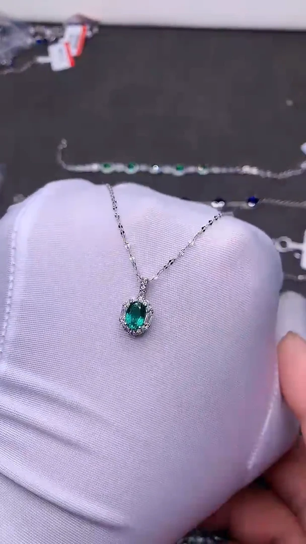 【闪购商品】祖母绿颈饰银S925镶嵌......
