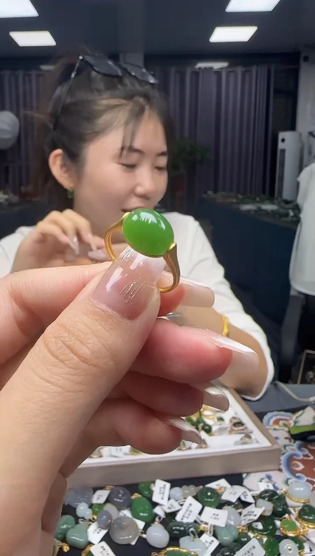 和田玉戒指18K金镶嵌1