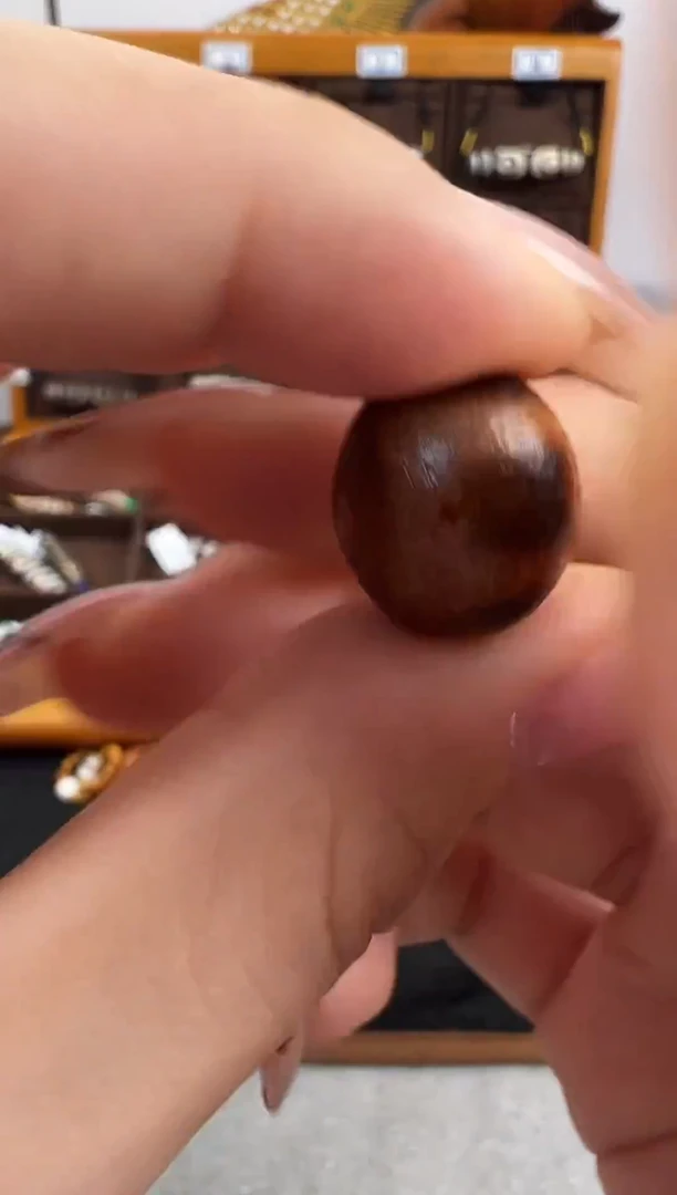 玛瑙/玉髓（覆膜）颈饰未镶嵌31微瑕随机发货