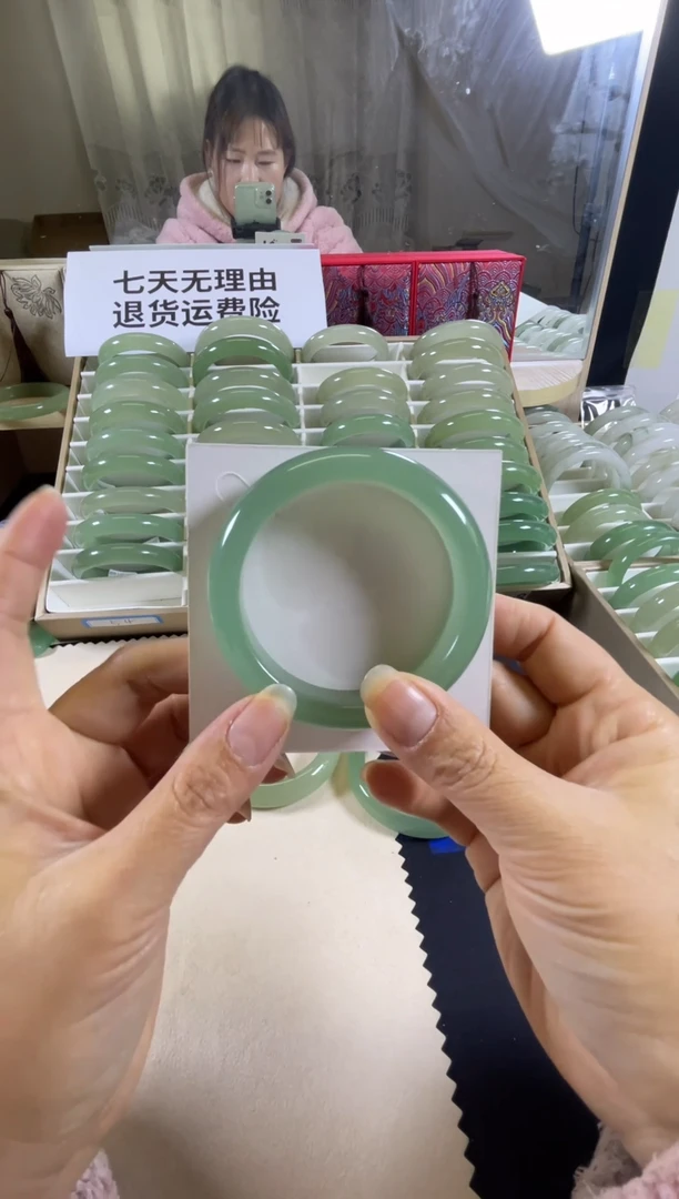 未镶嵌手镯东陵石54圈