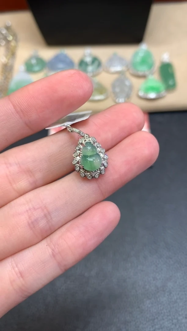 【闪购商品】翡翠颈饰18K金镶嵌【无鉴赏期】