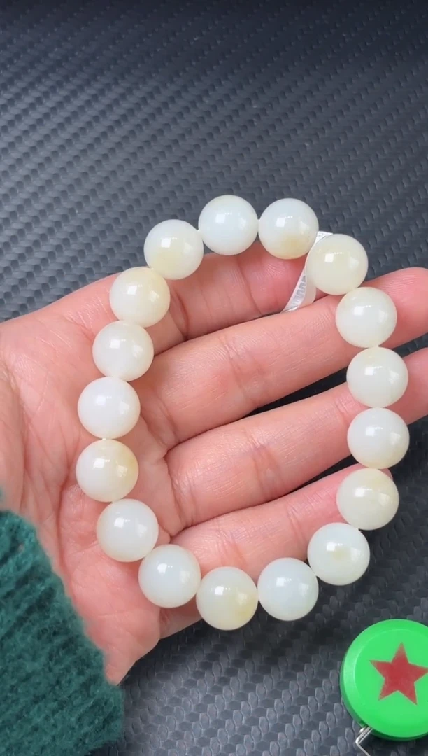 未镶嵌手串和田玉且末金山微色差卡12j