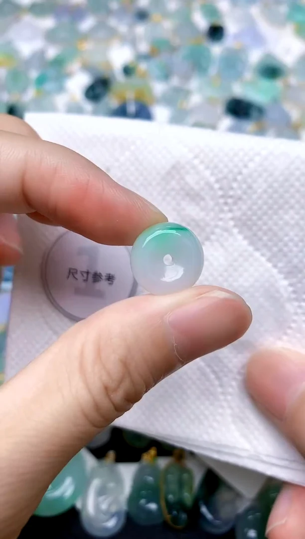颈饰未镶嵌翡翠天然A货翡翠